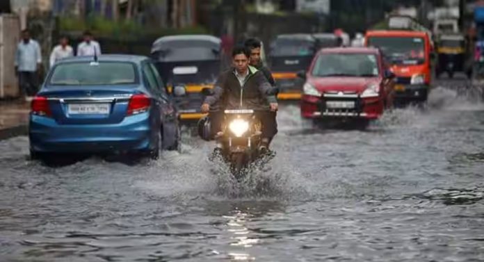 Pune Rain News: पुण्यात विजांच्या कडकडाटासह अवकाळी पावसाची हजेरी, राज्यातील 'या' भागांना अलर्ट जारी!