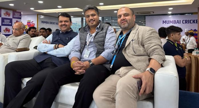 Rohit Pawar: इकडे राम शिंदेंकडून झटका, तिकडे फडणवीसांच्या मांडीला मांडी लावून बसले, रोहित पवारांचं चाललंय काय?