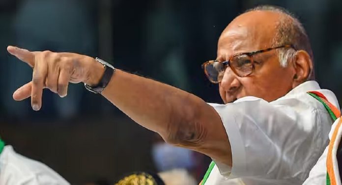 शरद पवारांचा कधीही न पाहिलेला फोटो व्हायरल! लेकीने दिलेल्या एका शब्दाच्या कॅप्शनची चर्चा