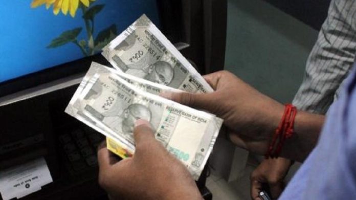 संपकरी कर्मचाऱ्यांना राज्य सरकारचा मोठा दणका, 'इतक्या' दिवसांचा पगार कापणार