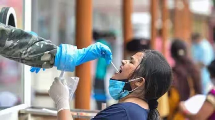 Coronavirus  Updates : मुंबईसह राज्यात कोरोनाचा पुन्हा वेगाने फैलाव,  6988 नागरिक होम क्वारंटाईन