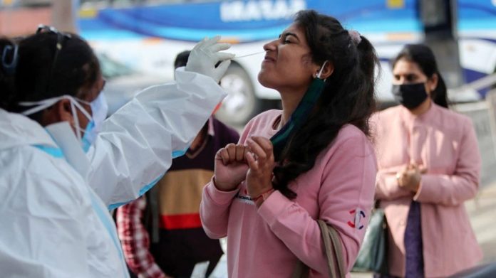 Coronavirus Updates : राज्यात वाढत्या कोरोना रुग्णवाढीमुळे टेन्शन वाढलं