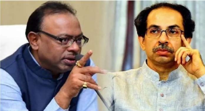 Maharashtra Politics : फडणवीस यांच्यावर टीका; भाजप नेत्याची उद्धव ठाकरे यांना थेट धमकी 