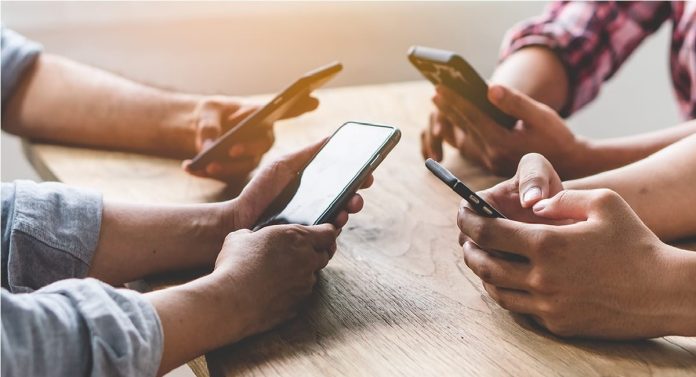 Online Game: नाद लय बेकार! ऑनलाईन गेममुळे गमावले तब्बल 40 लाख, शेत जमीनही विकली