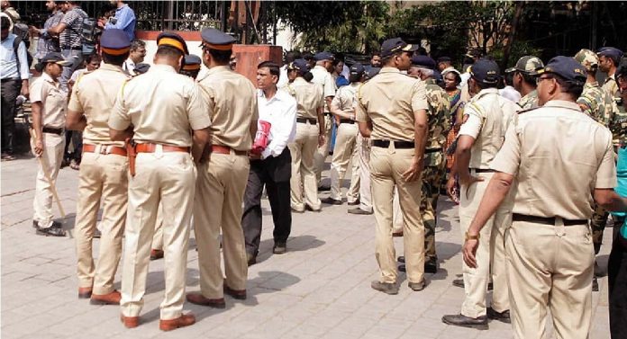 Pune Crime : तिहेरी हत्याकांडाने पुणे हादरलं! पुतण्याने काकी अन् भावांना पेटवून दिलं