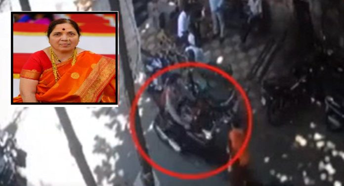 बेफामपणे गाडी चालणाऱ्या तरुणाने महिलेला उडवलं, अपघाताचा थरारक VIDEO VIRAL 