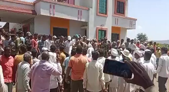 लेकिनं प्रेमविवाह केला म्हणून आईवडिलांनी आयुष्य संपवलं, जावयाच्या दारातच रचलं सरण