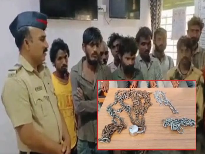 12 तास काम, एकवेळ जेवण अन् रात्री साखळदंडाने बांधून मारहाण; धाराशिवमधून 11 जणांची सुटका