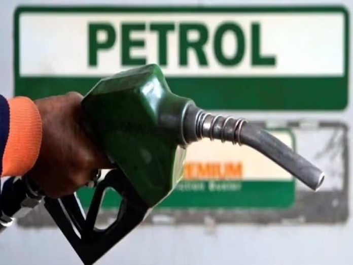 Petrol Diesel Price : खुशखबर! महाराष्ट्रात पेट्रोल-डिझेल 'इतक्या' रुपयांनी स्वस्त, जाणून घ्या नवीनतम दर