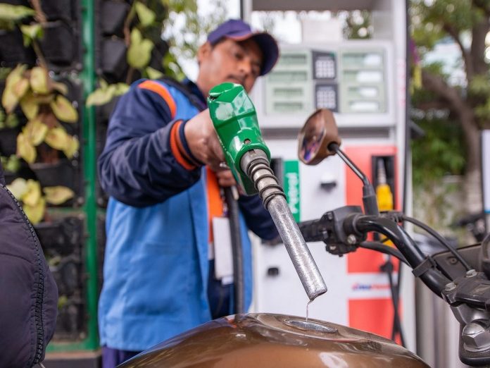 Petrol Price Today: महाराष्ट्रातील 'या' जिल्ह्यात पेट्रोल महागले, जाणून घ्या तुमच्या शहरातील दर