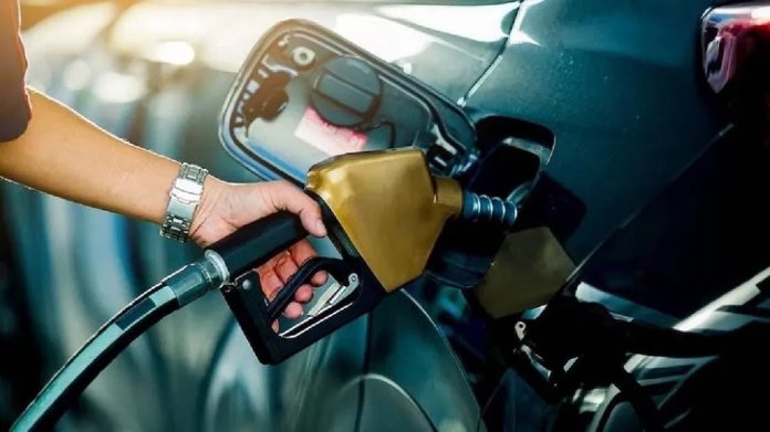 Petrol Rate Today : महिन्याच्या सुरुवातीलाच पेट्रोल-डिझेलच्या दरात बदल, पाहा आजच्या ताज्या किंमती
