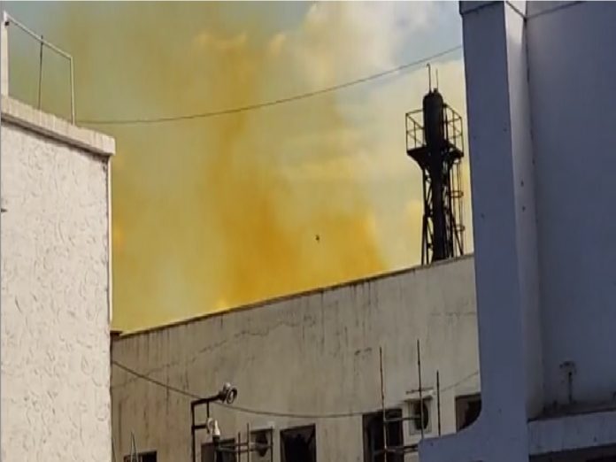 अंबरनाथच्या केमिकल कंपनीत स्फोट; कामगाराचा मृत्यू तर विषारी वायू गळतीमुळे स्थानिकांना धोका