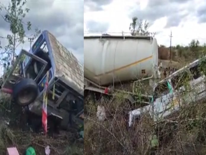 अक्कलकोटमध्ये मोठा अपघात; भाविकांच्या क्रुझरला केमिकल टॅंकरची जबर धडक title=
