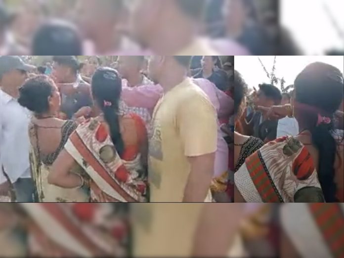 अर्नाळा येथे दोन गटांत गटात तुंबळ राडा, महिलांची फ्री स्टाईल अशी जुंपली की... title=