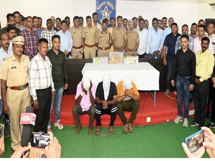 जळगाव स्टेट बँक दरोड्याची २४ तासांत उकल, पीएसआयनेच वडिलांसोबत रचला होता डाव