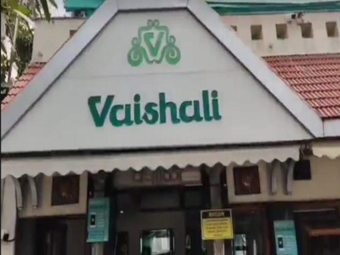 तब्बल 72 वर्षांनंतर पुण्यात... हॉटेल वैशालीची खरी मालकी कोणाकडे? 'त्या' बाईंमुळं एकच खळबळ