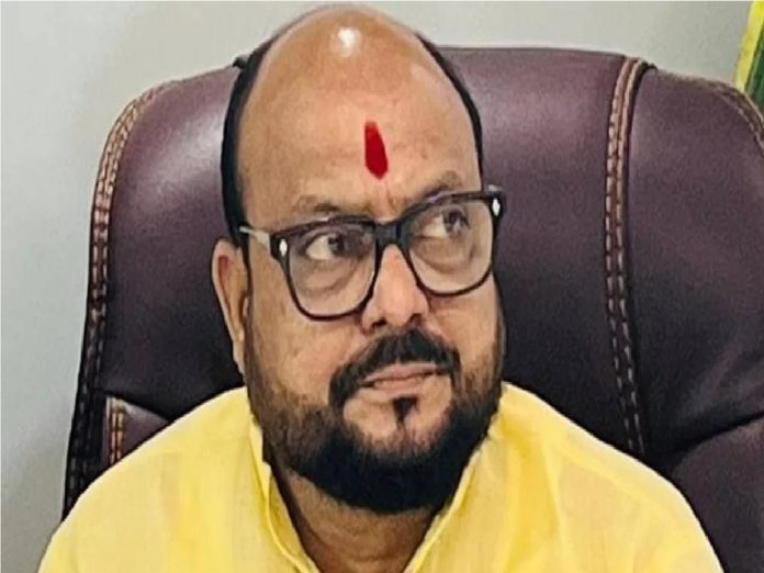 पाणी पुरवठा मंत्री गुलाबराव पाटील यांना कोर्टाने ठोठावला दंड; 5 कोटींचा अब्रुनुकसानीचा दावा