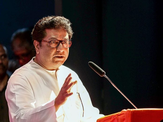 "...मतदानाच्या वेळी कुठे जाता?"; राज ठाकरेंची मतदारांना विचारणा, म्हणाले "जे पिळवणूक करतात त्यांच्याच हाती..."