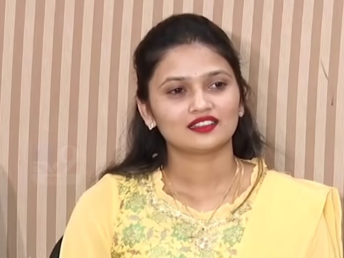 वडिलांना पुन्हा भेटणार का? गौतमी पाटील म्हणते, मी एकट्याने...