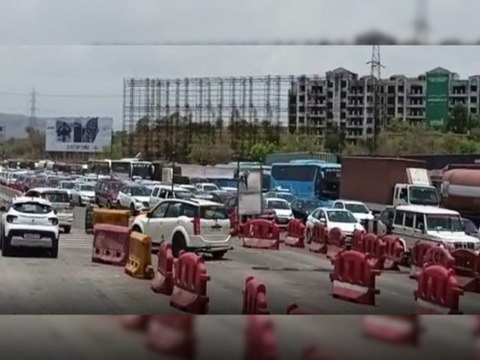 वाहनचालकांना खास ऑफर, वाहतुकीचे नियम पाळा आणि मिळवा बक्षीस 