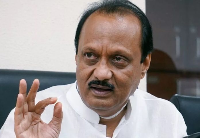 'सरकारी जाहिराती या दिशाभूल आणि लोकांची फसवणूक करणाऱ्या', अजित पवारांचा हल्लाबोल