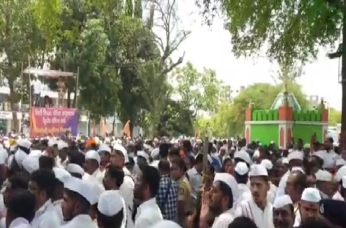 हिंदू - मुस्लीम ऐक्याचे दर्शन! हजरत अनगड शाह बाबा दर्ग्यात माऊलींची पालखी; गुरु शिष्य भेटीचा सोहळा 