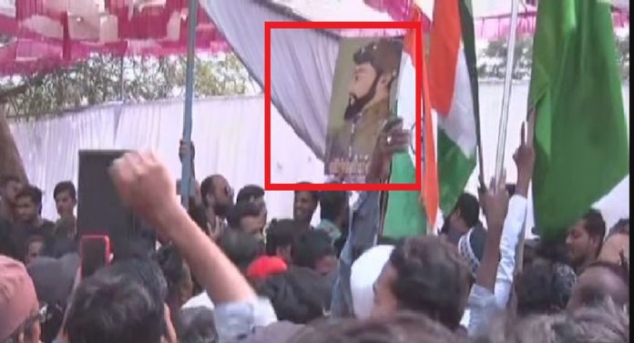 Aurangabad Rename Issue: संभाजीनगरमध्ये MIMच्या आंदोलनात झळकले औरंगजेबाचे फोटो; इम्तियाज जलील म्हणतात...