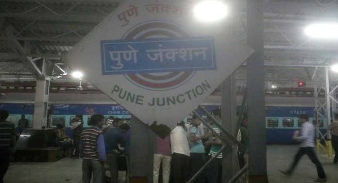 Crime News : पुण्यात Interview देण्यासाठी आलेला तरुण रेल्वे स्टेशनवरुन बेपत्ता; CCTV फुटेजमध्ये महत्वाचा पुरावा 