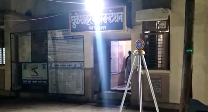 Crime News: वकिलाची बोलती बंद करण्यासाठी मौलानाची मदत; न्यायालय परिसरात जादूटोण्याचा प्रकार