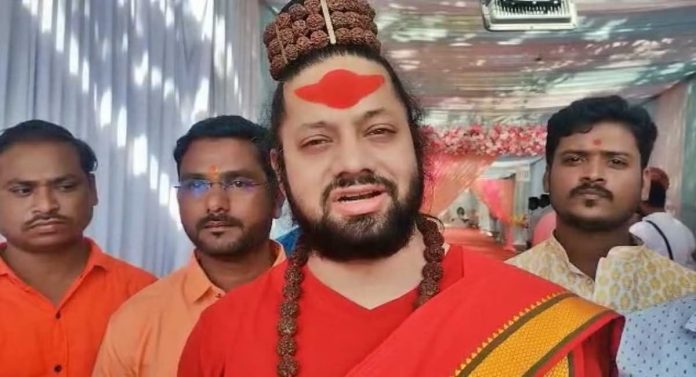 Kalicharan Maharaj: शिर्डीच्या साईबाबांना मुस्लीम ठरवण्याचं कट आखला जातोय; कालीचरण महाराज यांचा आरोप