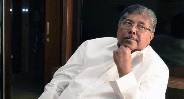 Pune News : दादा पुणेकरांना वाचवा..काँग्रेस पदाधिकाऱ्याचे चंद्रकांत पाटील यांना पत्र