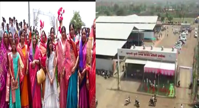 Women's Day 2023 : महिलाराज! महिलांद्वारे चालवली जाणारी राज्यातील पहिली खासगी बाजार समिती