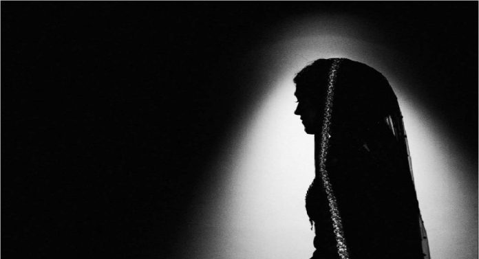 Womens Day : पुण्यात महिला दिनी घडली भयंकर घटना; सासूने सुनेसोबत केलं धक्कादायक कृत्य...पोलिसही हादरले