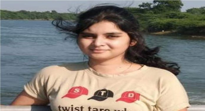 डॉक्टर होण्याचं स्वप्न तिने उराशी बाळगलं पण शेवटी.... बारावीच्या विद्यार्थीनीचा दुर्दैवी मृत्यू