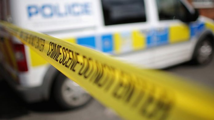 Crime News : पत्नीच्या उपस्थितीत विद्यार्थिनीवर प्राध्यापकाचा अत्याचार