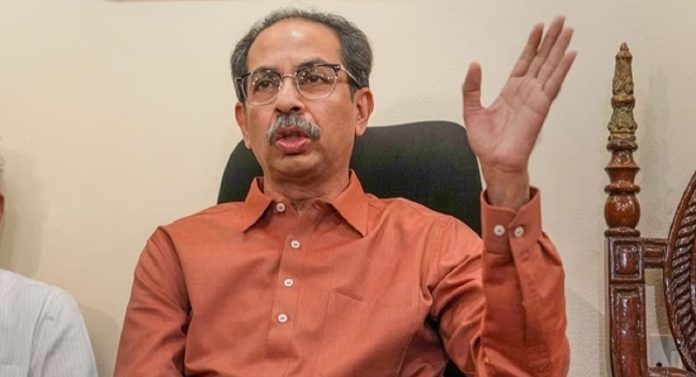 "जोडे पुसायची लायकी असणारे..."; उद्धव ठाकरेंचा शिंदे सरकारवर हल्लाबोल, म्हणाले "मी सूड घेणार"