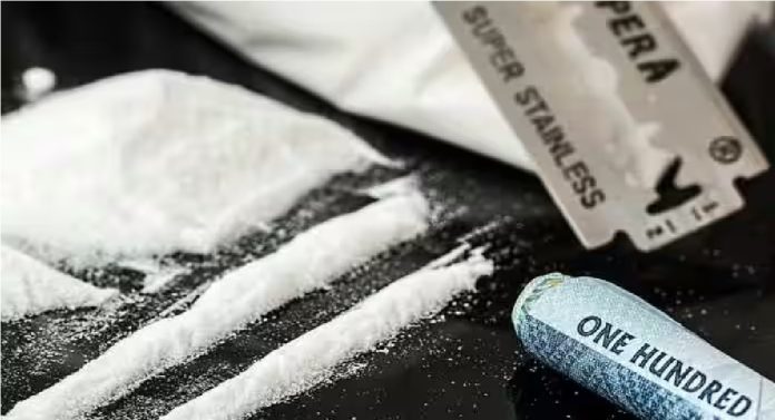 पुणे पोलिसांनी आवळल्या ड्रग्ज तस्करांच्या मुसक्या; तब्बल 2 कोटी 21 लाखांचे एमडी जप्त