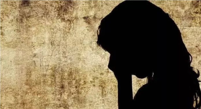 Crime News : प्रायव्हेट पार्टमधून रक्त येत होते म्हणून भावाने 12 वर्षाच्या बहिणीसह असं भयानक कृत्य केली की...