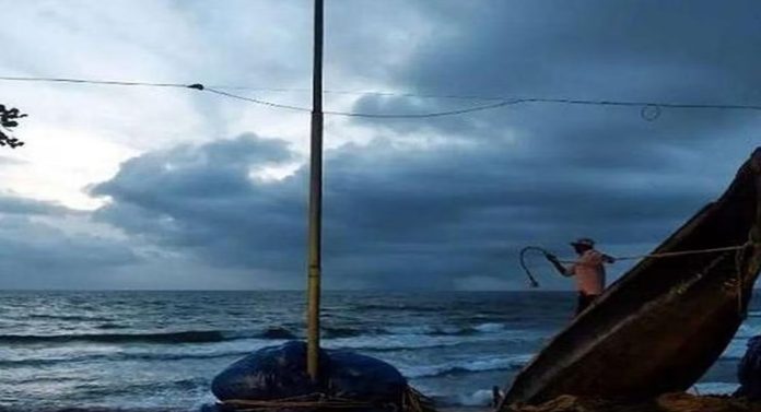 Live Video : Cyclone Mocha च्या रौद्र रुपामुळं वादळी पाऊस; महाराष्ट्रावरही सावट?