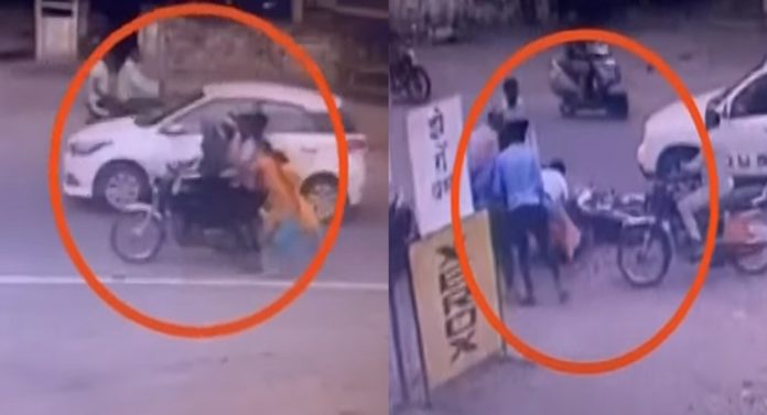 Video : कारचालकाने दरवाजा उघडला अन्... महिलेला फरफटत नेणाऱ्या चोरट्यांना तरुणामुळे झाली अटक