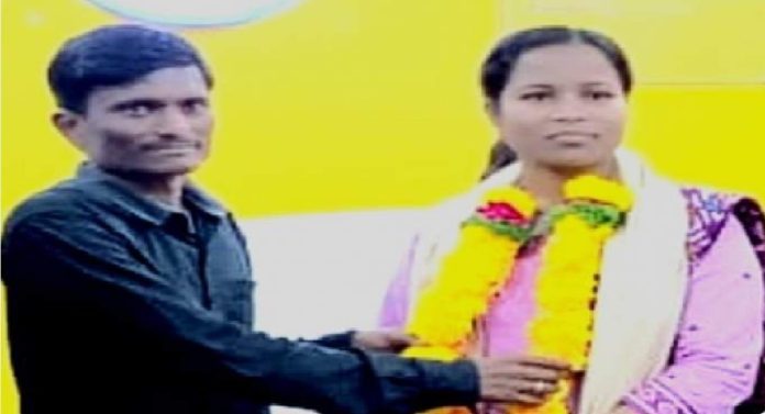 ज्या पोलीस ठाण्याबाहेर पतीनं चहा विकला, त्याच पोलीस खात्यात पत्नीची निवड; तिच्या जिद्दीला सलाम!