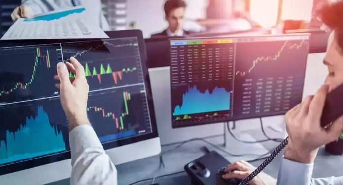 युट्यूबवरुन दिले शेअर मार्केटचे धडे, विश्वास मिळवला, राजस्थानात बसून पुणेकराला घातला लाखोंचा गंडा