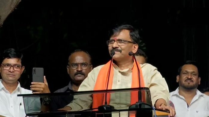 संजय राऊत यांच्या अडचणीत मोठी वाढ, 'या' प्रकरणी गुन्हा दाखल